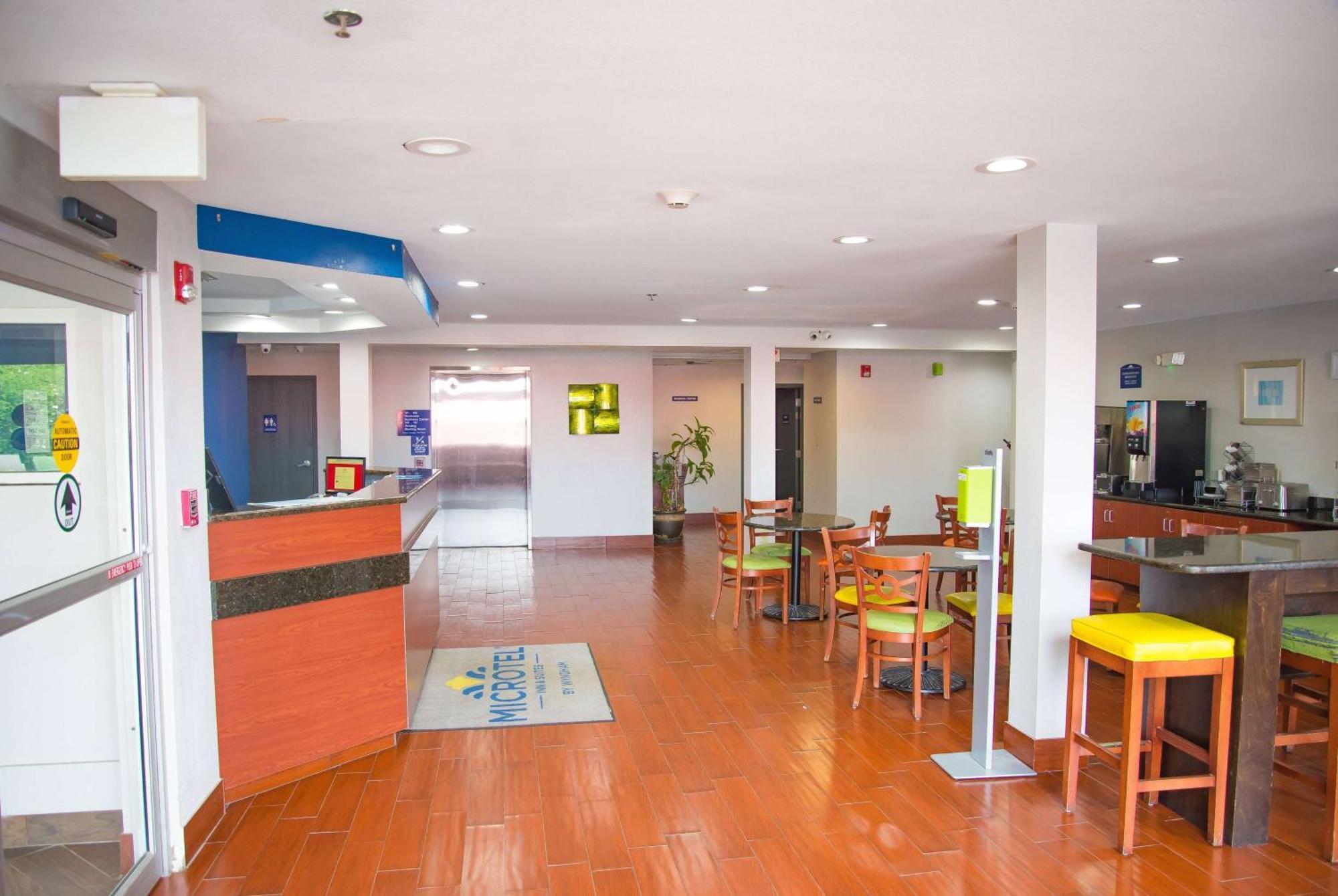 Microtel Inn & Suites By Wyndham Daphne Eksteriør bilde